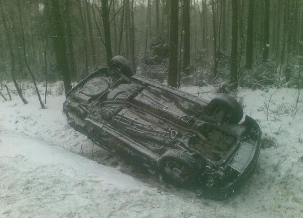 Opel po wypadku (podlaska.policja.gov.pl)
