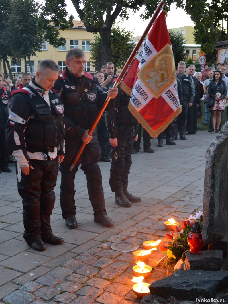 Motocykliści oddali hołd Polakom pomordowanym na Wschodzie (iSokolka.eu)