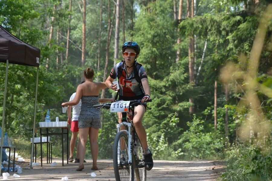 Anna Jarosz na wyścigu w Sejnach (Metal Fach Bike Team)