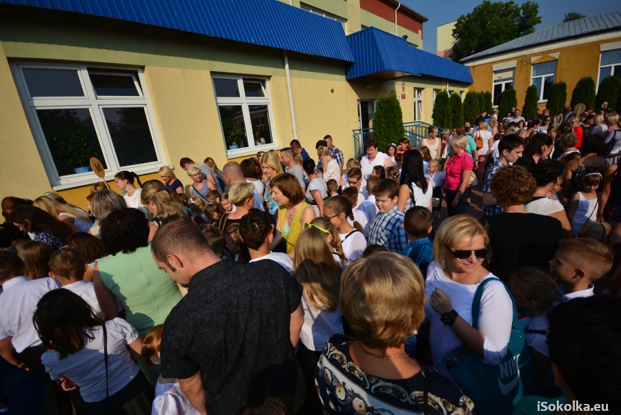 Naukę w Jedynce rozpoczęło 570 uczniów (iSokolka.eu)