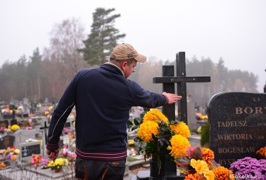 Mieszkańcy Kundzina byli zszokowani zniszczeniem nagrobków (iSokolka.eu)