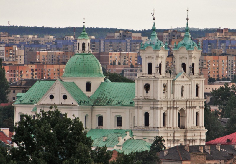 Katedra w Grodnie (Alex Zozulya, CC BY-SA 3.0, https://commons.wikimedia.org/w/index.php?curid=21654715)