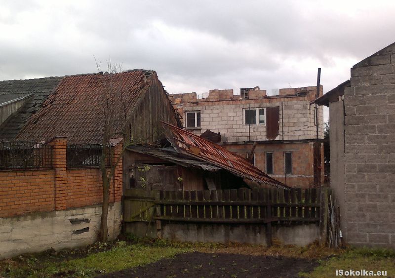 Zniszczenia po wichurze w Sokółce w listopadzie 2011 (iSokolka.eu)