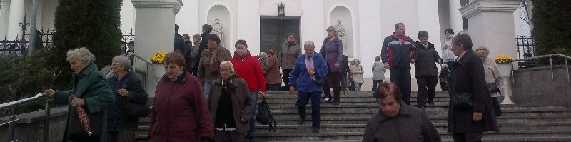 Pątnicy wychodzą z sokólskiego kościoła (iSokolka.eu)