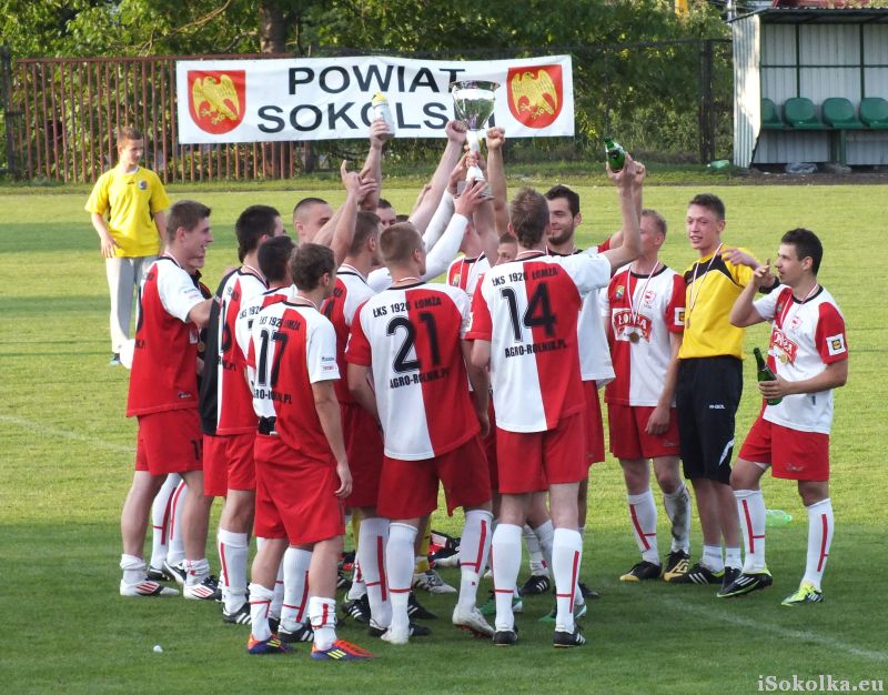 W czerwcu 2012 w finałowym meczu w Dąbrowie triumfowała drużyna z Łomży (iSokolka.eu)