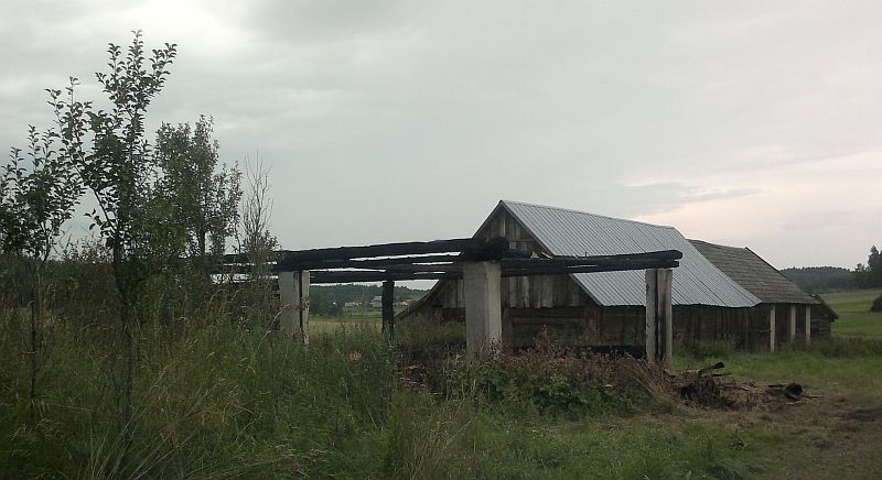 Spaleniu uległ dom i zabudowania gospodarcze (iSokolka.eu)
