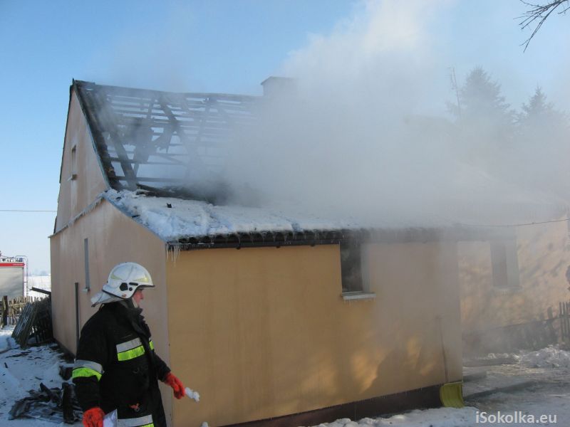 Dom w Nierośnie po pożarze (iSokolka.eu)