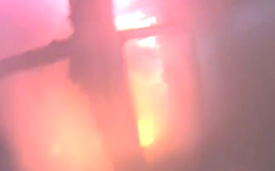 Pożar nagrany ze strażackiego hełmu (YouTube)
