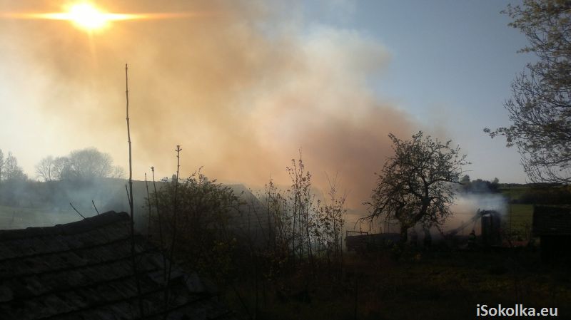 Pożar gasiło siedem jednostek straży (iSokolka.eu)