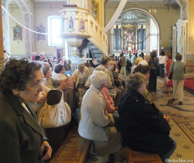 Tłum gości w sokólskiej świątyni (iSokolka.eu)