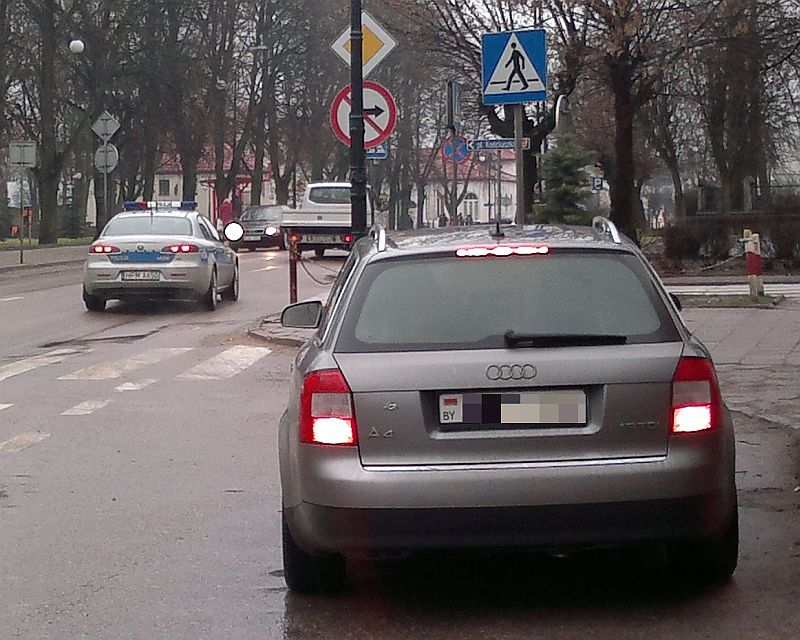 Bialorusin za chwilę skręci w prawo, mimo zakazu (iSokolka.eu)