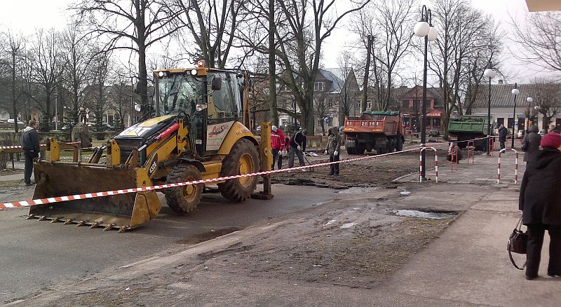 Robotnicy zrywali dziś asfalt (iSokolka.eu)