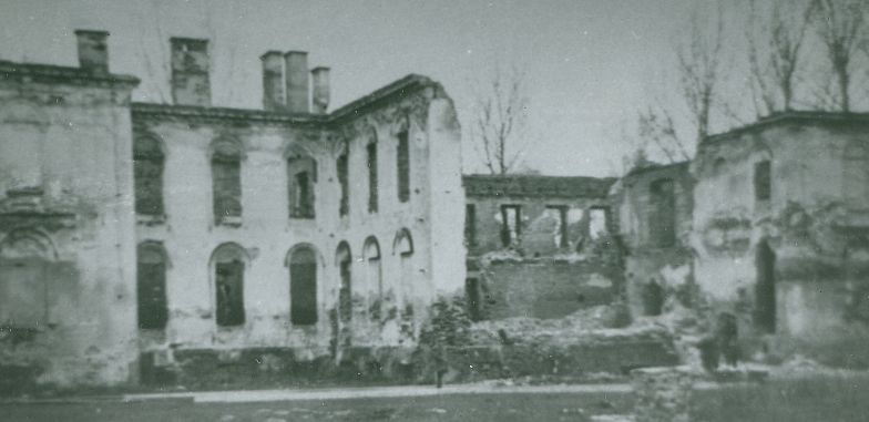 Ruiny sztabu. 1960 rok