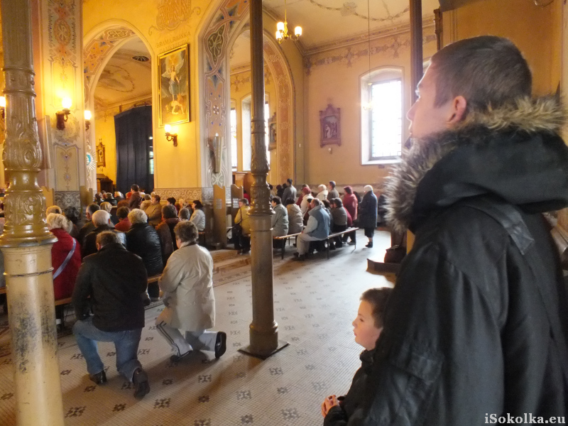 Setki pątników w sokólskim kościele (iSokolka.eu)