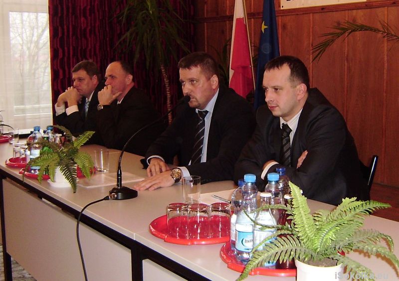Jacek Roleder (pierwszy z prawej) na spotkaniu w Dąbrowie (iSokolka.eu)