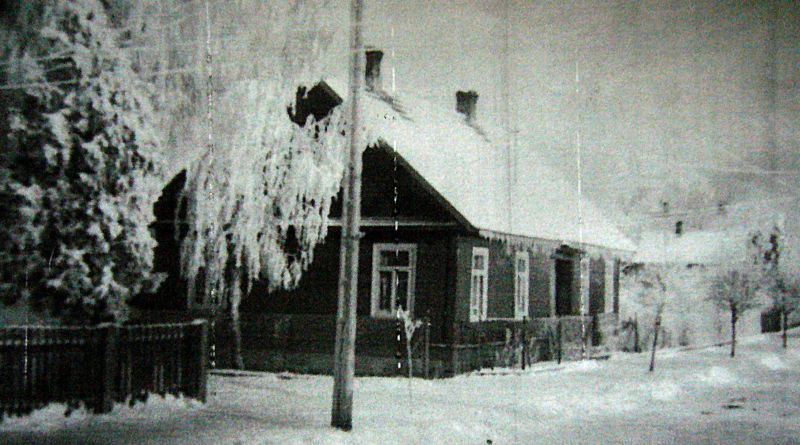 Zima na ul. Kościelnej w Sokółce. Zdjęcie archiwalne