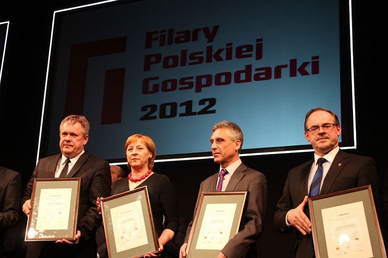 Mirosław Lech (drugi z prawej) podczas warszawskiej gali (wrotapodlasia.pl)