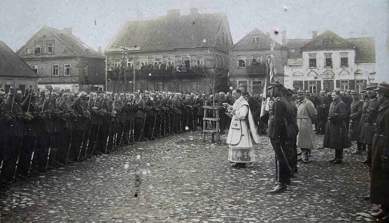 Przysięga wojskowa przy Dębie Wolności. Lata 20-te