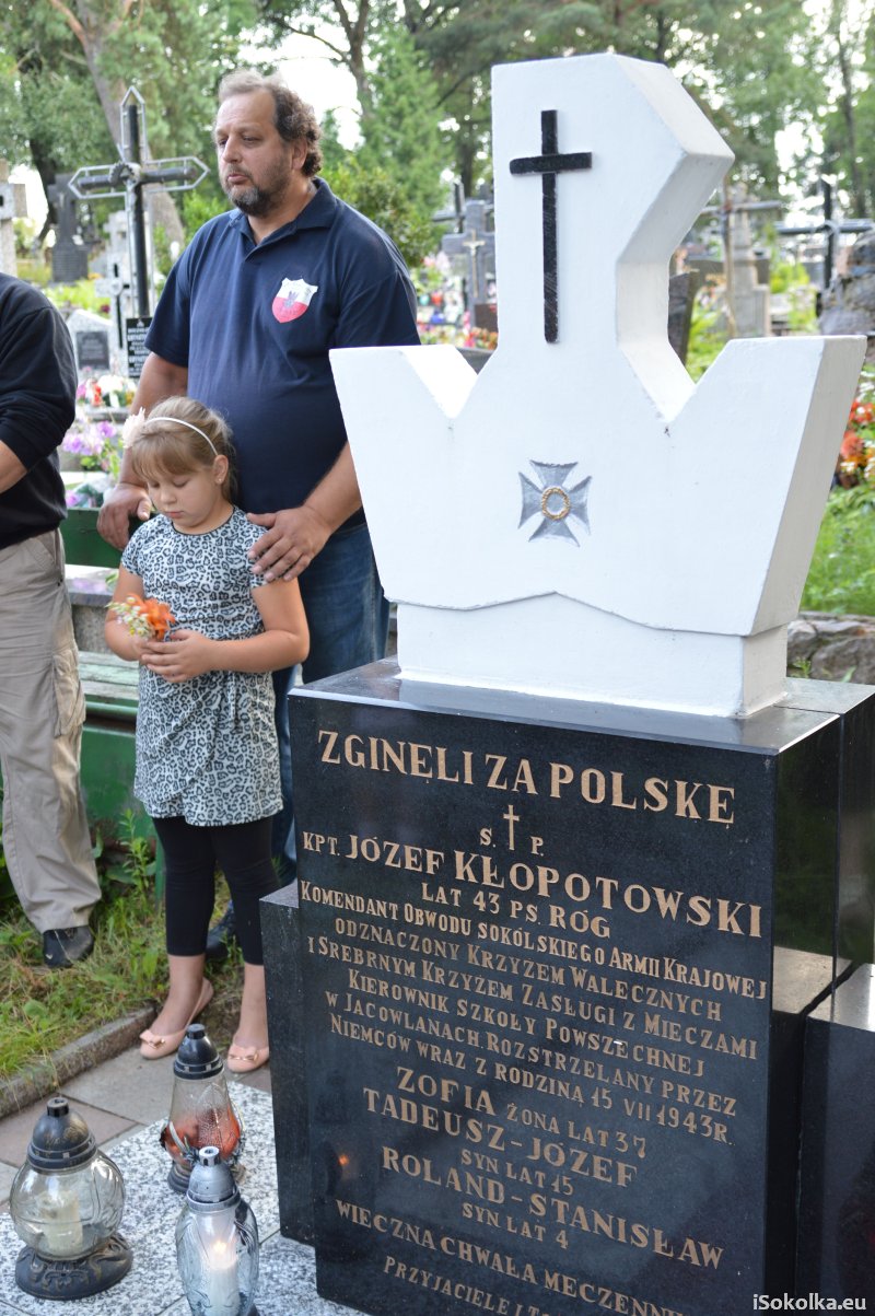 Uroczystości odbyły się przy grobie Józefa Kłopotowskiego (iSokolka.eu)