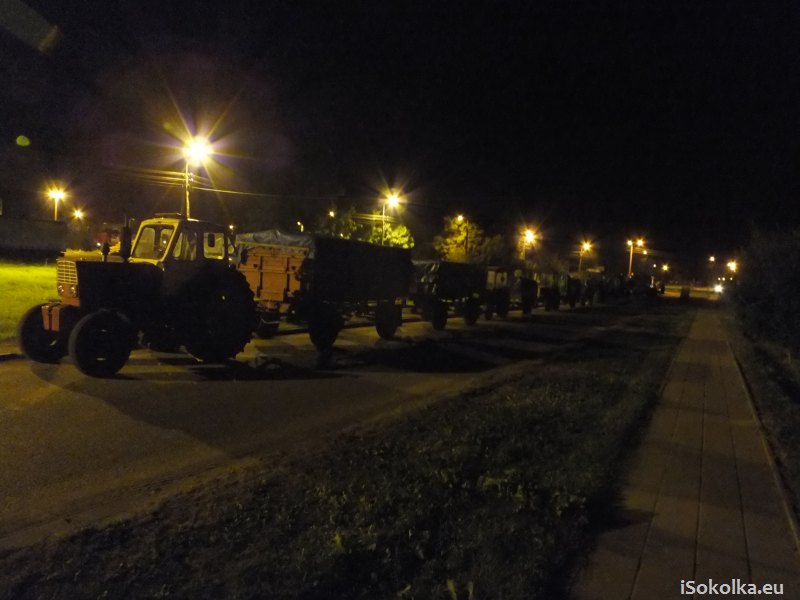 Niektórzy z rolników spali w nocy w swoich ciągnikach (iSokolka.eu)