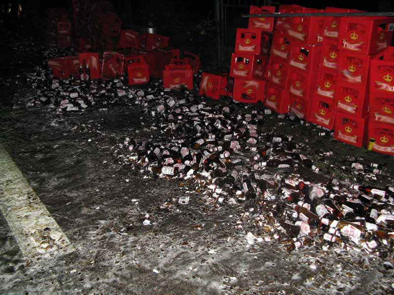 W ubiegłym roku rozbiło się kilkanaście tysięcy butelek piwa (suchowola.osp.org.pl)