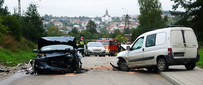 Do zderzenia doszło na prostym odcinku drogi (podlaska.policja.gov.pl)