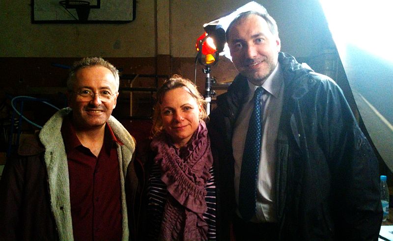 Od lewej: Andrew Denton, Jane Manning, reżyser programu oraz Michał Matyskiel (LO w Suchowoli)