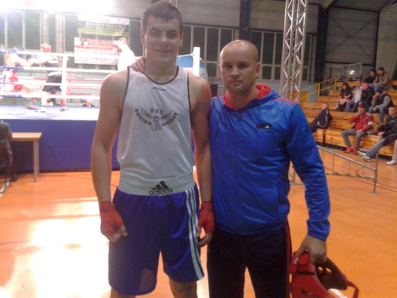Karol Krokos (z lewej) i Tomasz Potapczyk (Boxing Sokółka)