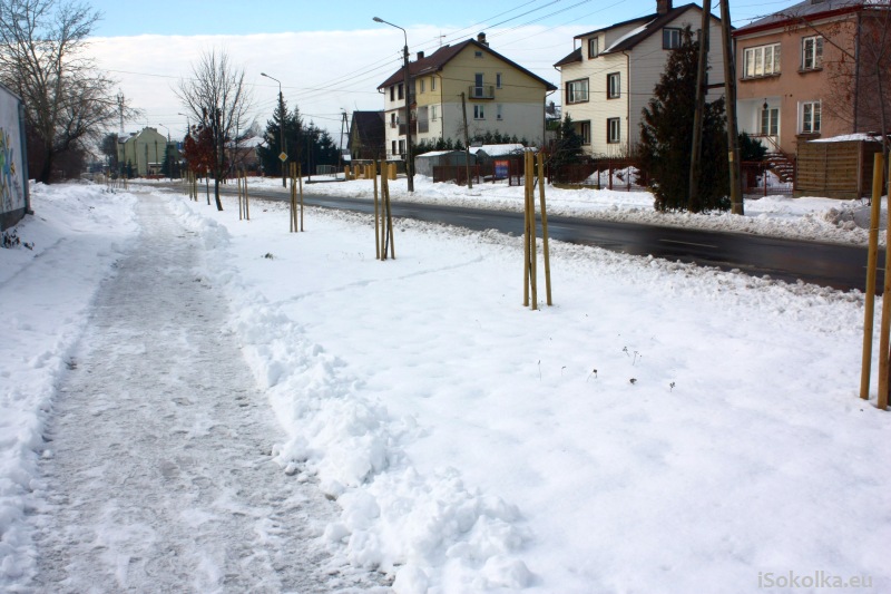 Chodnik na ulicy Kolejowej w Sokółce (iSokolka.eu)
