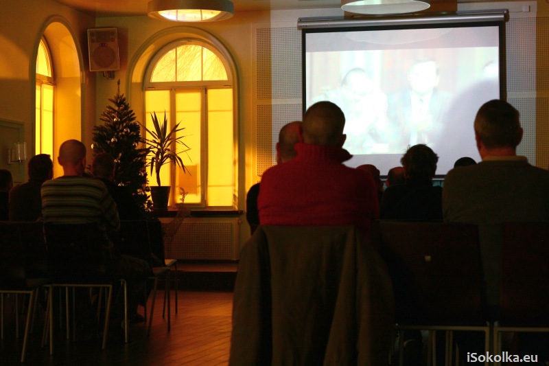 W ciszy i skupieniu widzowie oglądali film (iSokolka.eu)