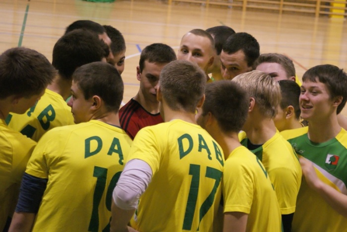 Piłkarze Dębu zdobyli wczoraj osiem bramek (Dąb Dąbrowa Białostocka)