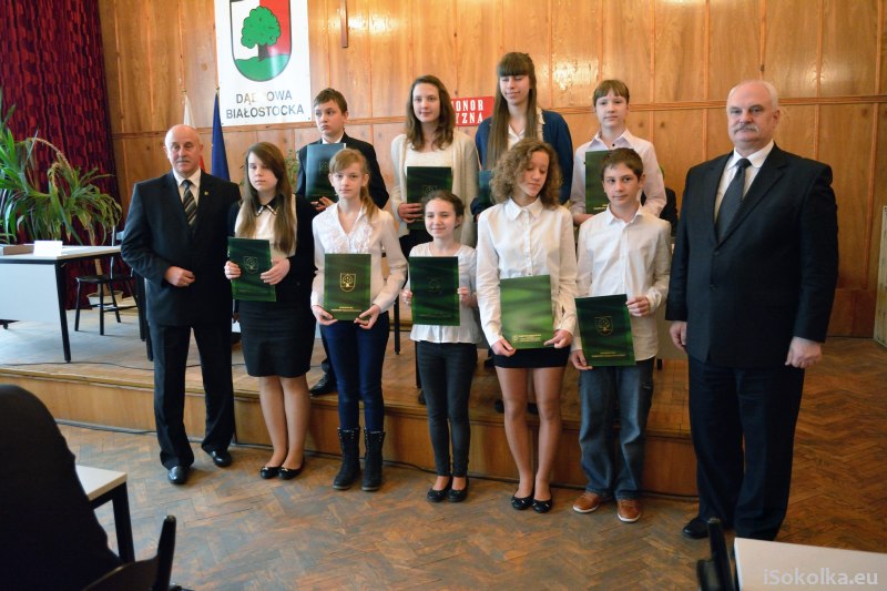 Stypendyści zostali uhonorowani na wczorajszej sesji Rady Miejskiej (iSokolka.eu)
