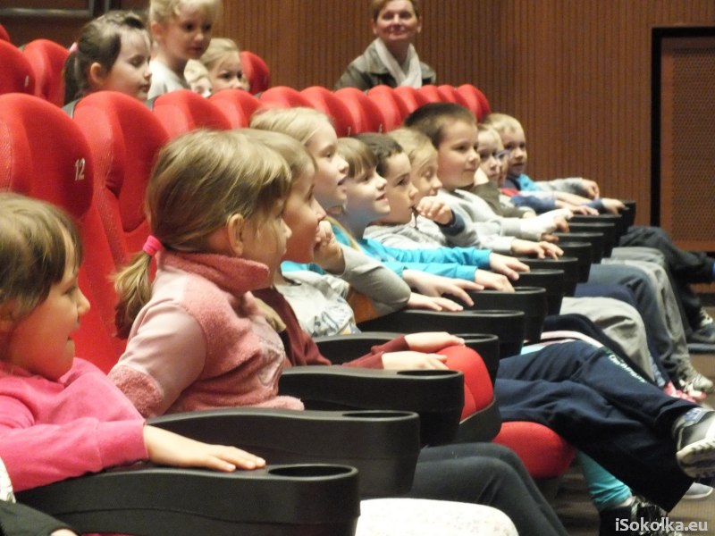 Dzieci bawiły się w sokólskim kinie (iSokolka.eu)