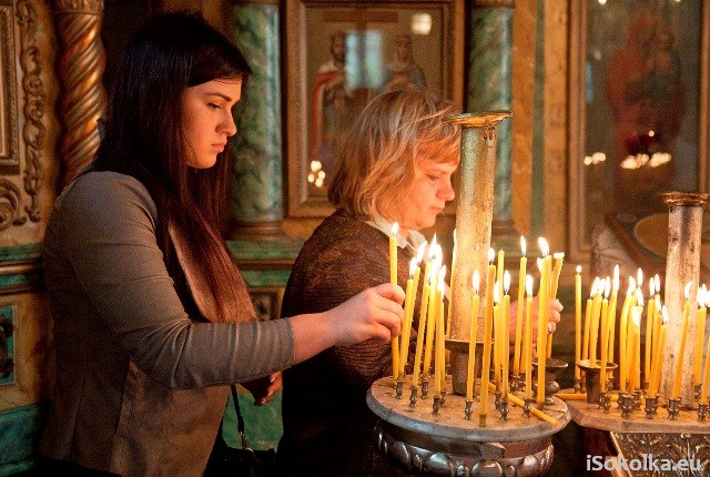 Blask setek świec stwarzał niepowtarzalną atmosferę (iSokolka.eu)