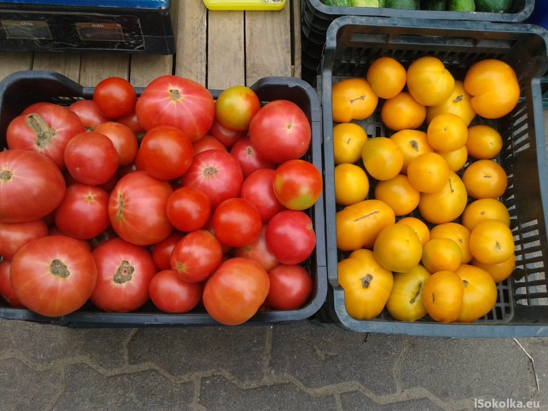Na dzisiejszym ryneczku w centrum Sokółki można było nabyć żółte pomidory (iSokolka.eu)