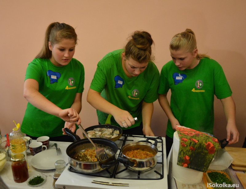 Dziewczęta z Nowego Dworu przygotowały prosty, ale smakowity deser (iSokolka.eu)