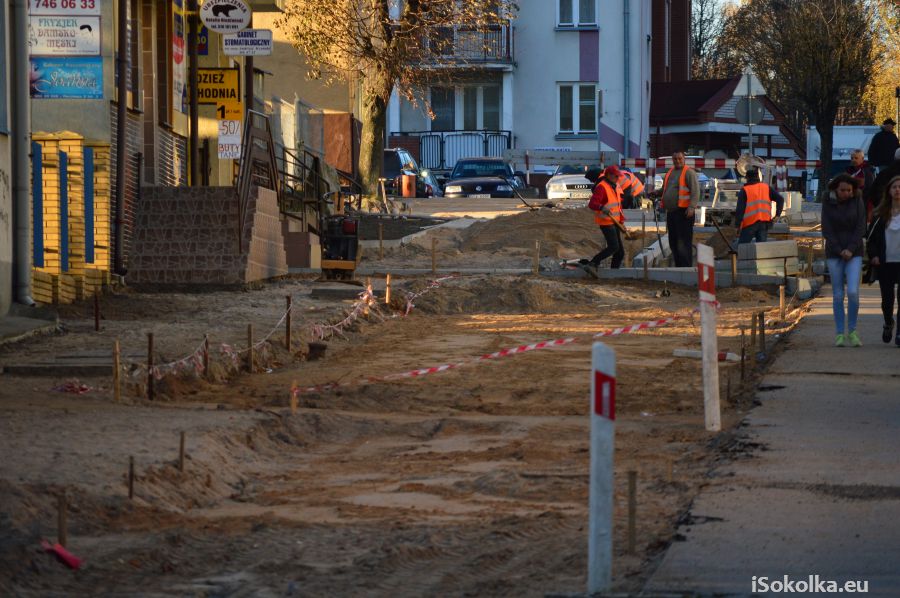Pierwszy etap przebudowy Pocztowej, październik 2014 (iSokolka.eu)