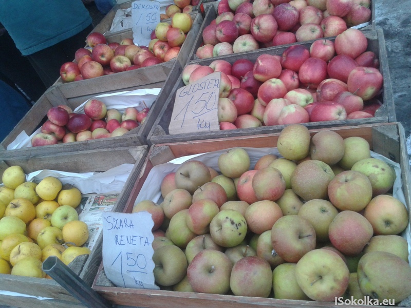 Jabłka oferowano przeważnie za 1,50 zł za kilogram (iSokolka.eu)