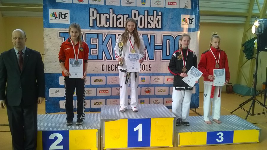 Karolina Budnik na najwyższym stopniu podium (T. Leszkowicz)