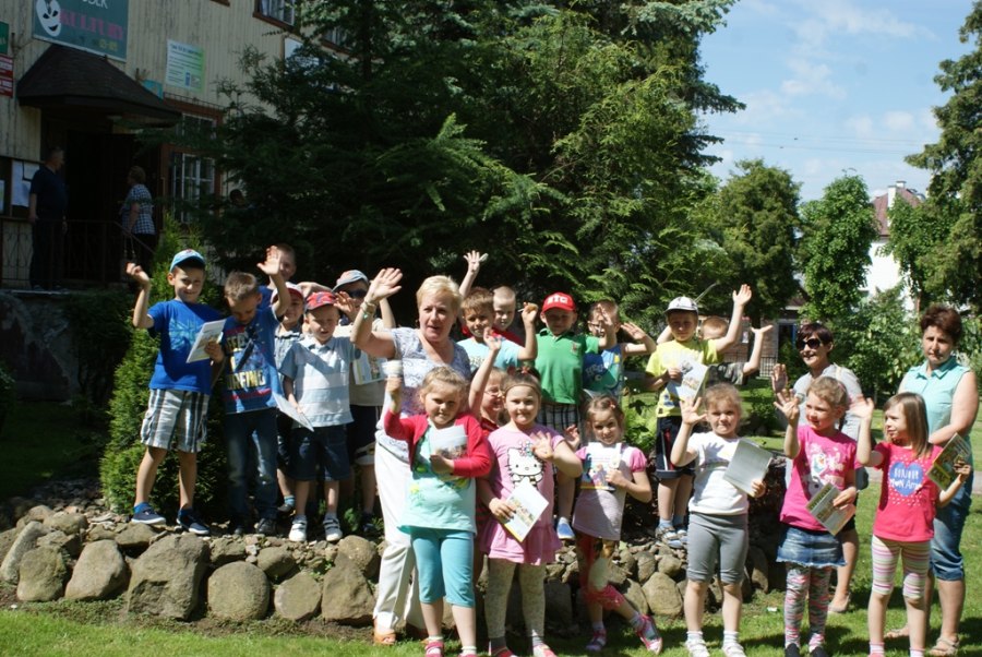Dzieci bawiły się znakomicie (Bibilioteka Publiczna w Dąbrowie Białostockiej)