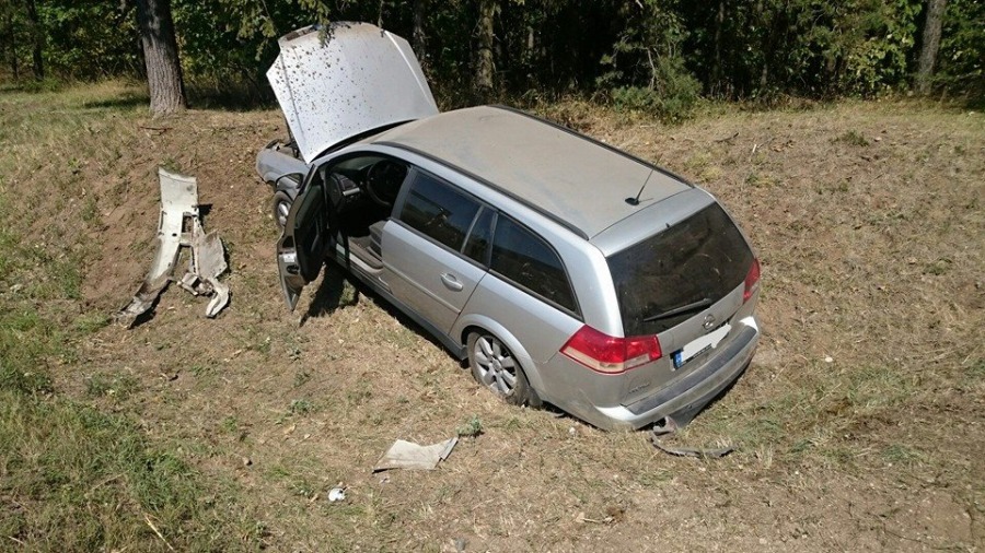 Opel wypadł z trasy i uderzył w skarpę (OSP Suchowola)