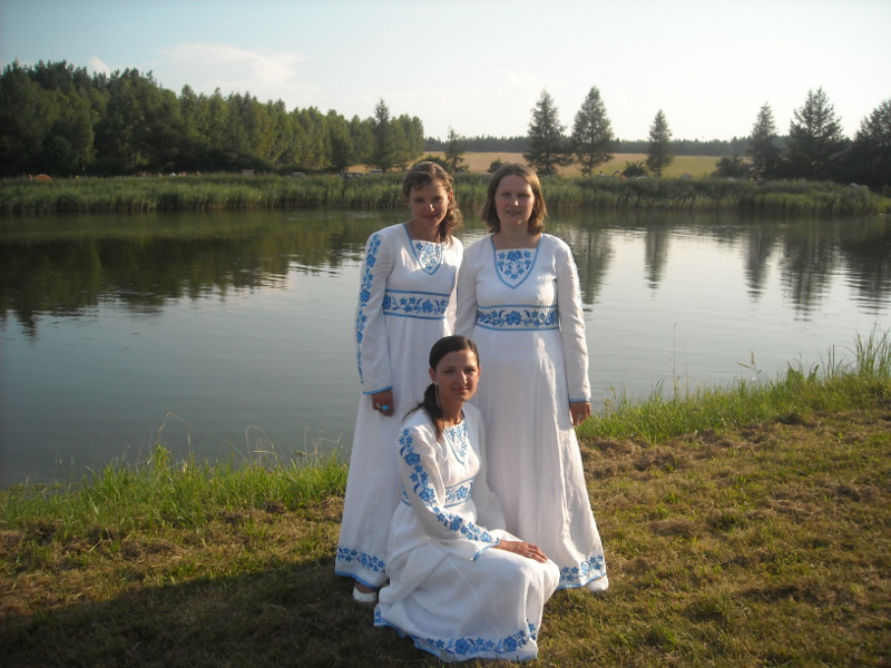 Tercet Rodzinny z Makówki. Z lewej Urszula Paruk (nok.narew.gmina.pl)