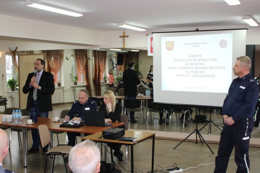 Konsultacje odbyły się w Gminnym Ośrodku Kultury, Sportu i Turystyki w Suchowoli (sokolka.policja.gov.pl)