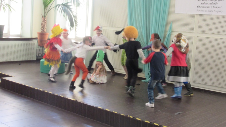 Taneczne popisy przedszkolaków (Przedszkole Nr 1 w Sokółce)