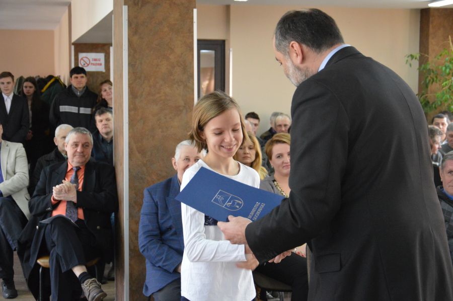 Wręczenie stypendiów odbyło się w zeszły poniedziałek podczas sesji Rady Miejskiej (suchowola.pl)