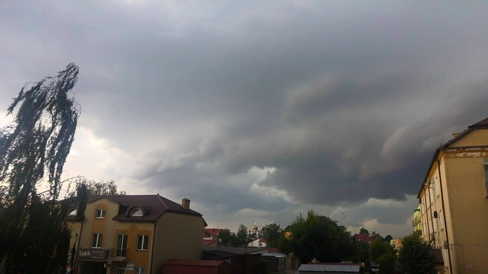 Chmura szelfowa, tuż przed nadejściem burzy (iSokolka.eu)